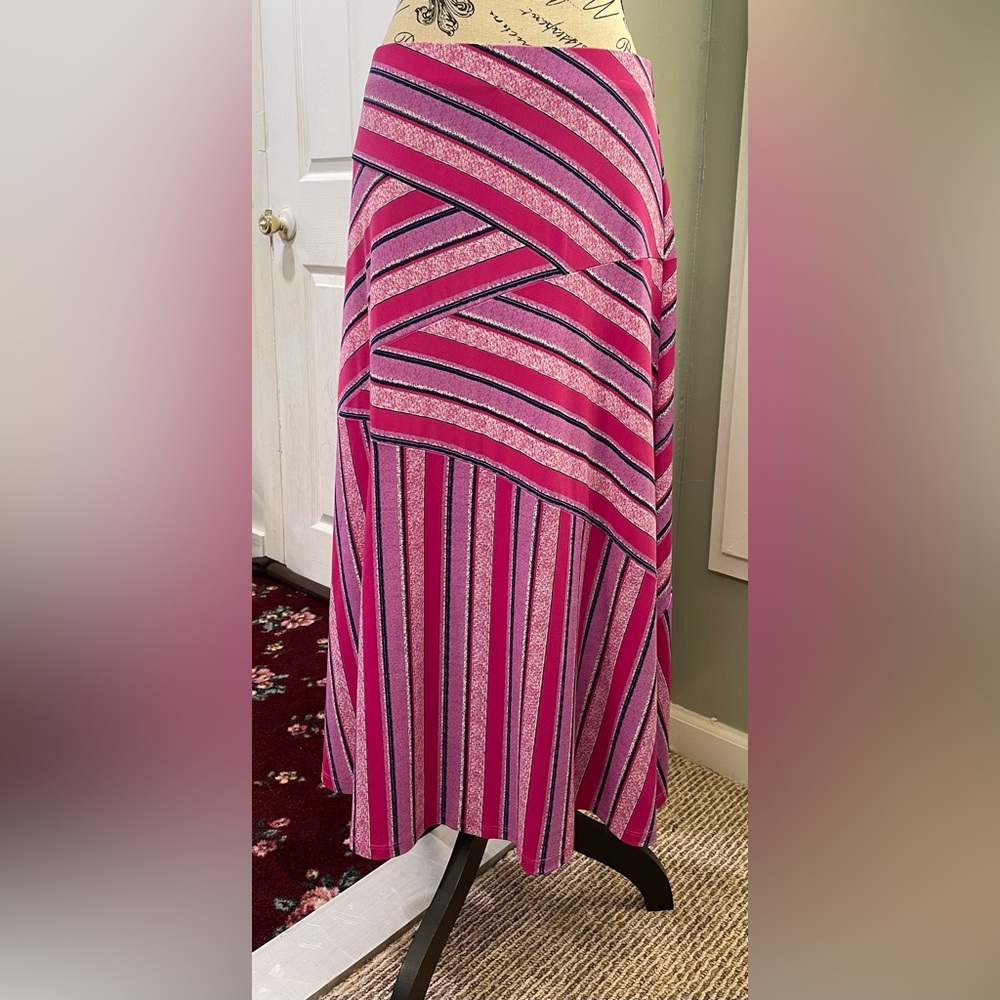 Midi skirt size small